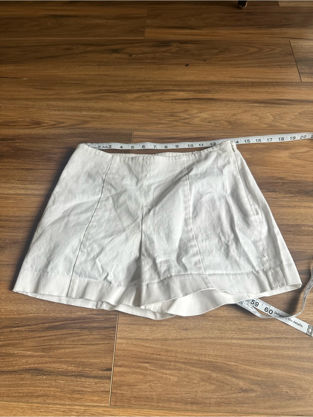 Classic White Linen-Blend Short with Tailored Panels